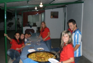 Disfruta de una paellita en el descanso